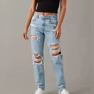 AE Strigid Ripped Mom Jean Size 10 Reg